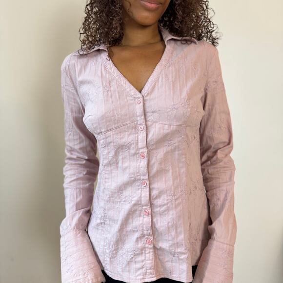 Vintage euro Pink Embroidered Floral Button-Up with Flare Cuffs (S) - Picture 8 of 9